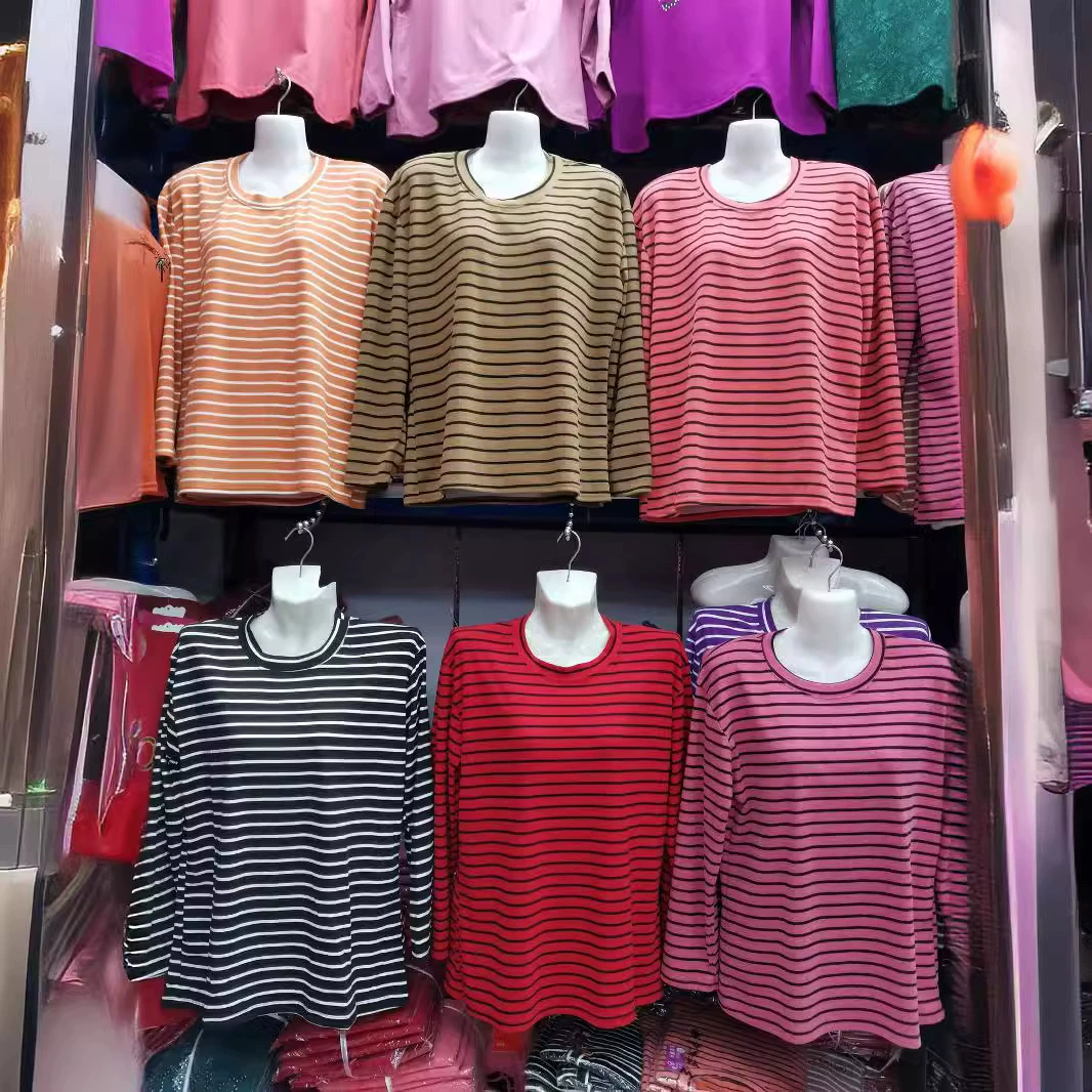 Весенне-осенняя женская одежда 2025 года для женщин среднего и старшего возраста, немецкая вельветовая полосатая футболка, топ с длинными рукавами для мам больших размеров, уличная одежда.