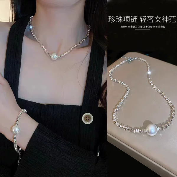 Fragrant French Style Pearl Necklace 2025 New Arrival Explosive Elegant Clavicle Chain Women's High-End Light Luxury Niche Neck Chain