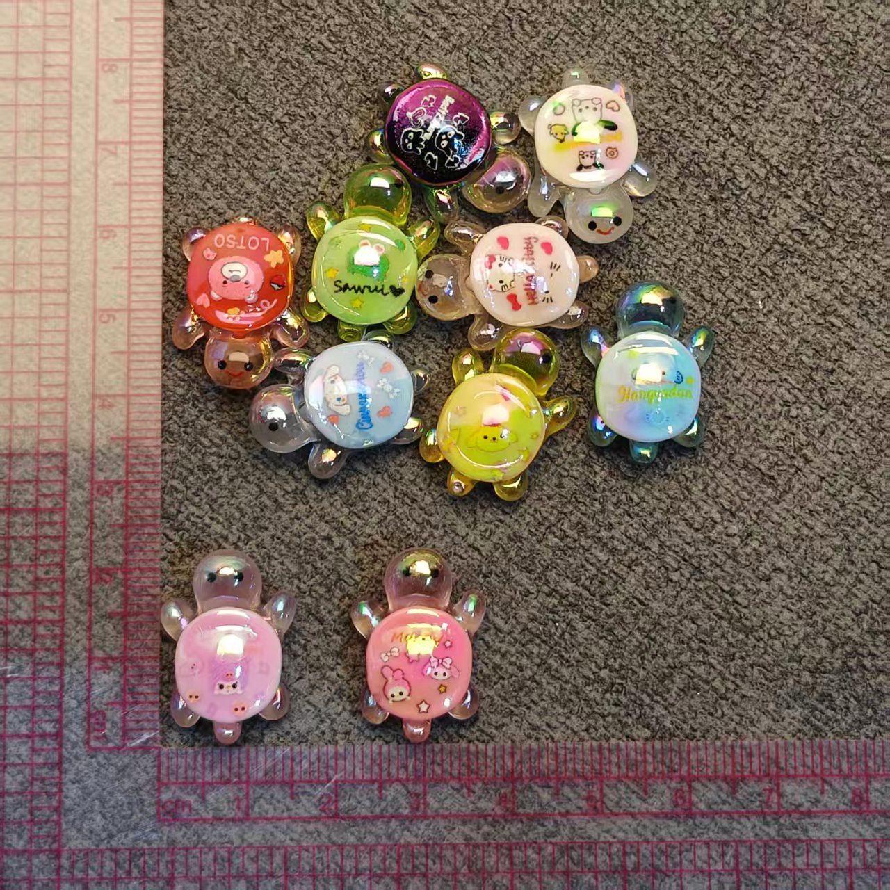 2.1cm*1.4cm三丽鸥款小乌龟随机一个装