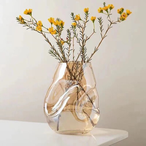 Modern light luxury irregular amber vase, hotel club sample room glass decoration, gold irregular vase