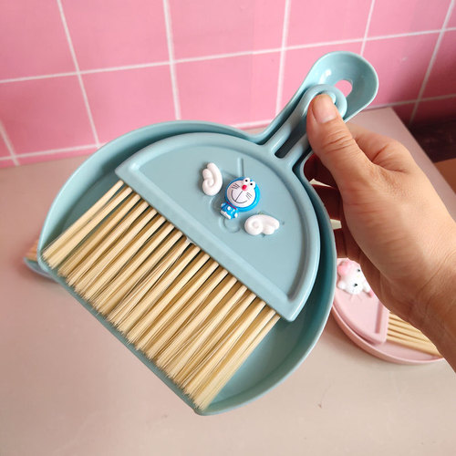 Children's desktop small broom and pan set household small broom internet celebrity mini plastic small handle soft hair combination student