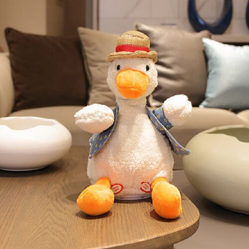 Internet celebrity straw hat sand sculpture repeats duck's singing recording and nods to learn intelligent dialogue plush toy doll