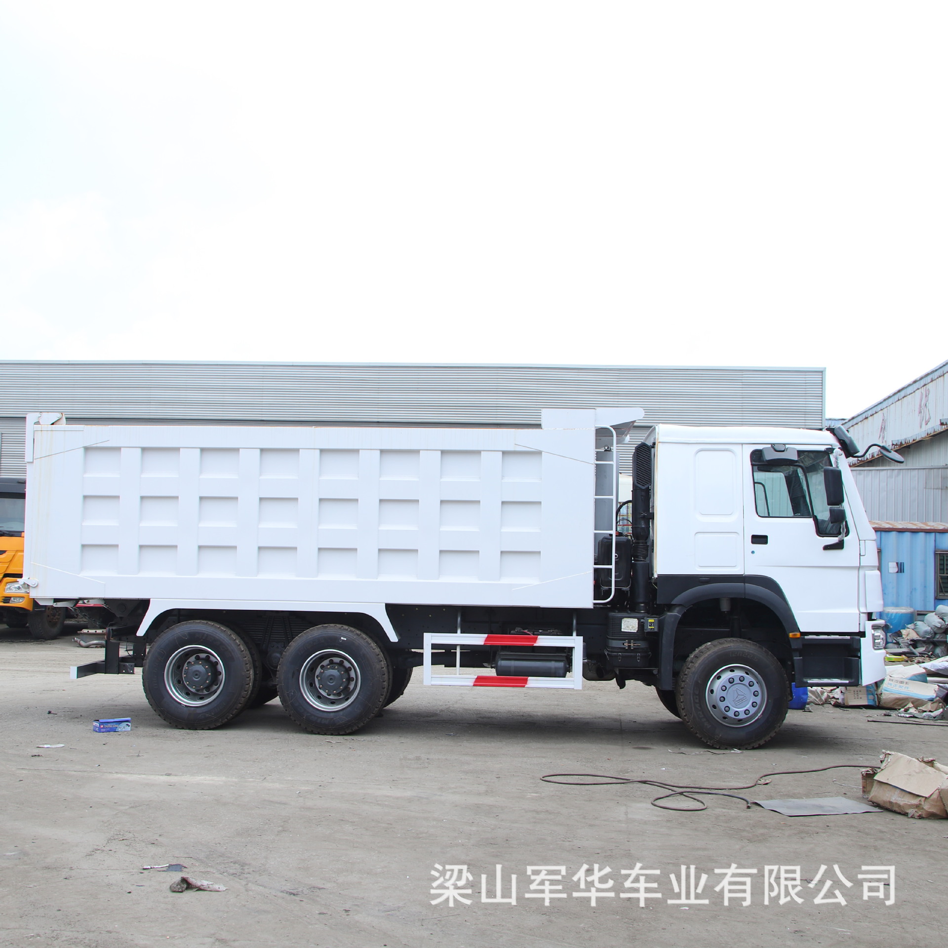 Export model: Sinotruk HOWO 6x4 dump truck, HOWO/dump truck, 375 horsepower sand and gravel transport vehicle