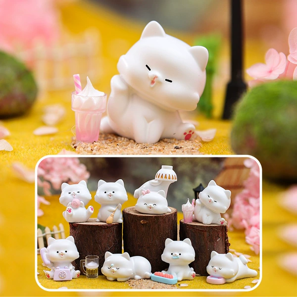 1135-105mimi cats one random