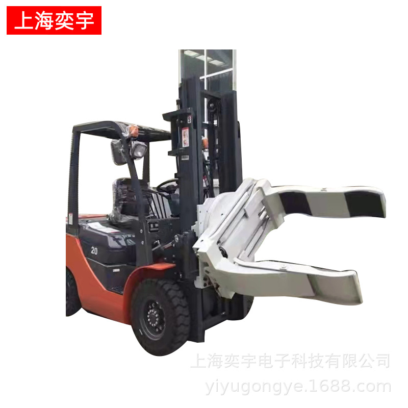 双油桶夹抱车
