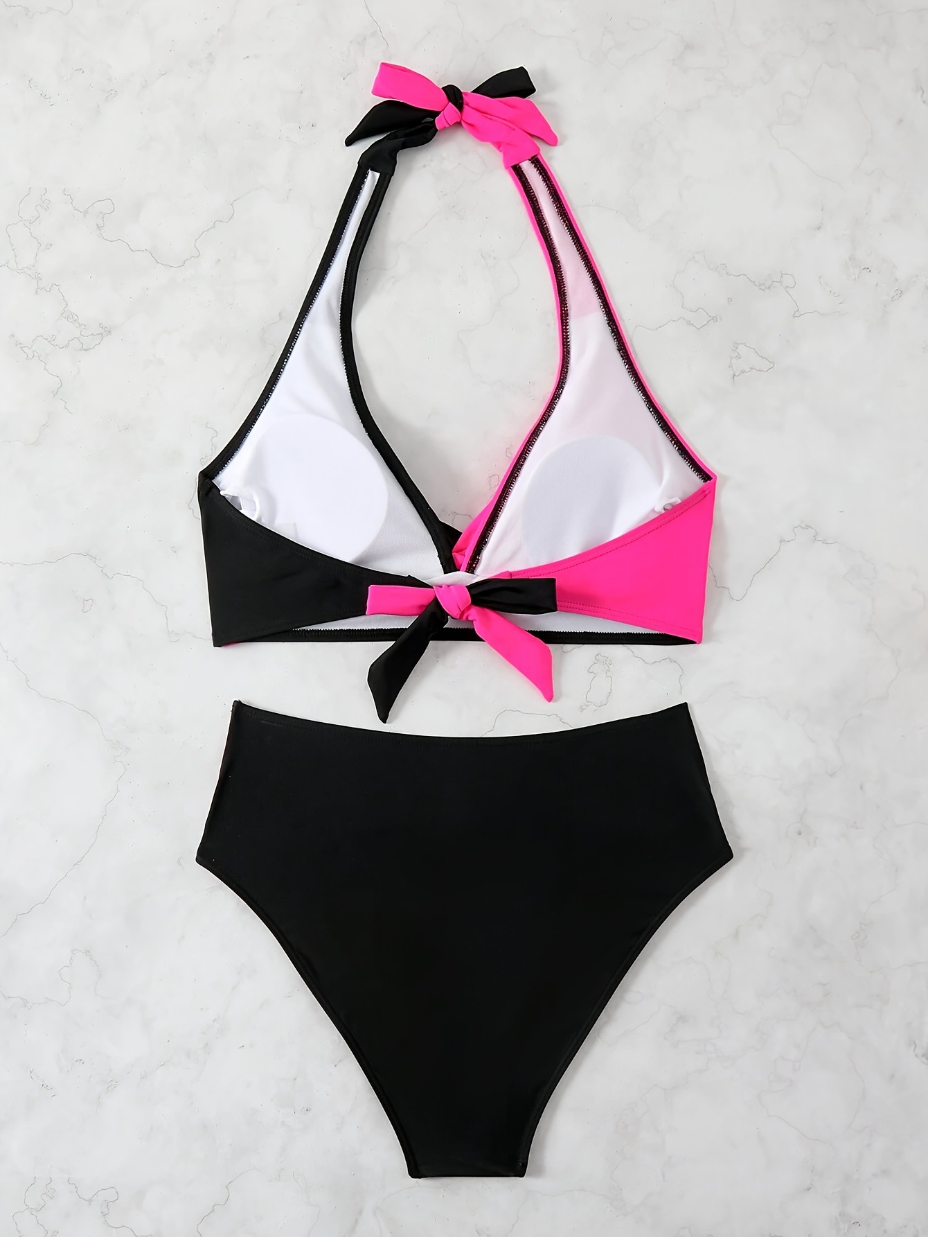 Qianmo 2026, nuevo conjunto de bikini de dos piezas con estampado de estilo europeo y americano, traje de baño sexy con bloques de color para mujer, disponible en sitios web independientes transfronterizos.
