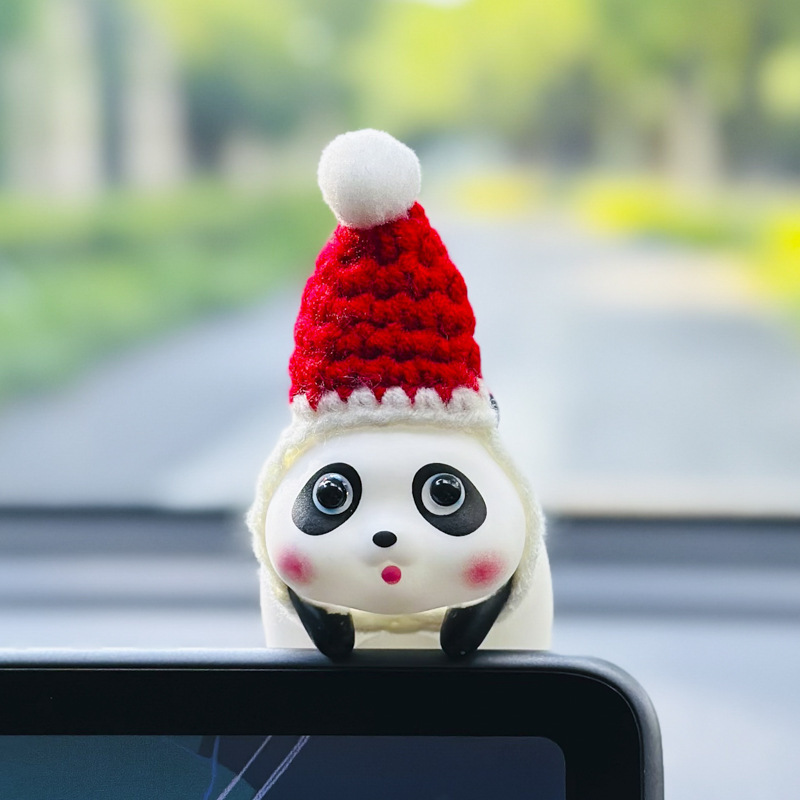 Lindos adornos de interior de coche panda, celebridades de Internet, consola central de coche, pequeños adornos de pantalla, accesorios de decoración de coche para niñas
