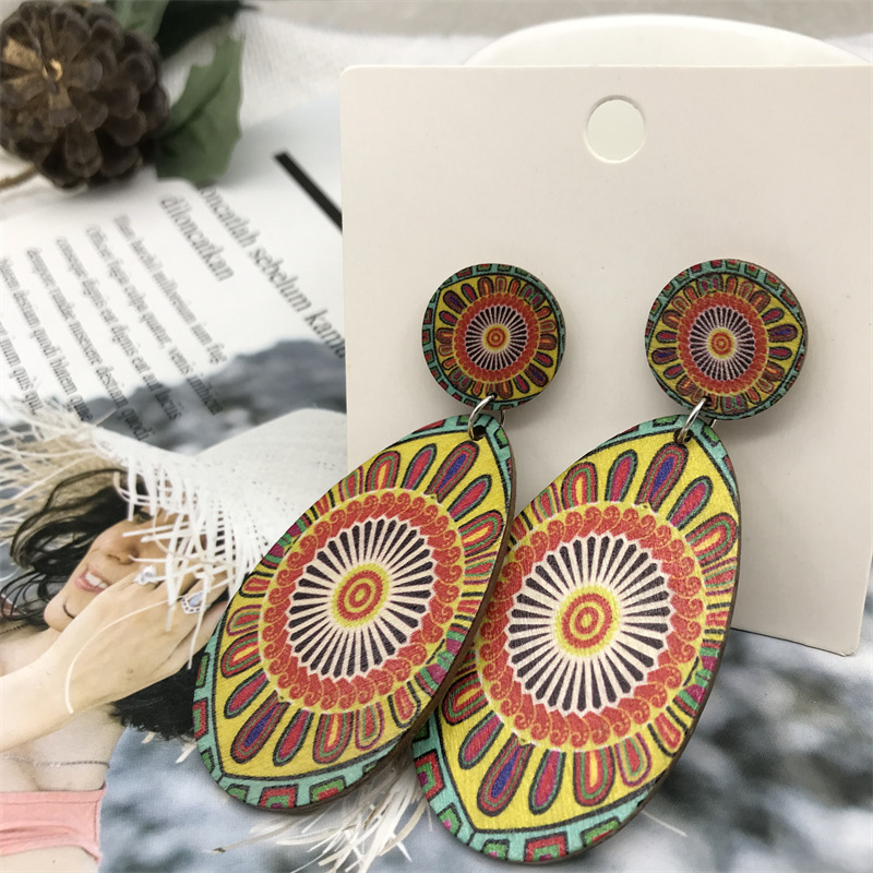 Ethnic Style Round Water Droplets Flower Wood Stoving Varnish Women's Drop Earrings 1 Pair display picture 5