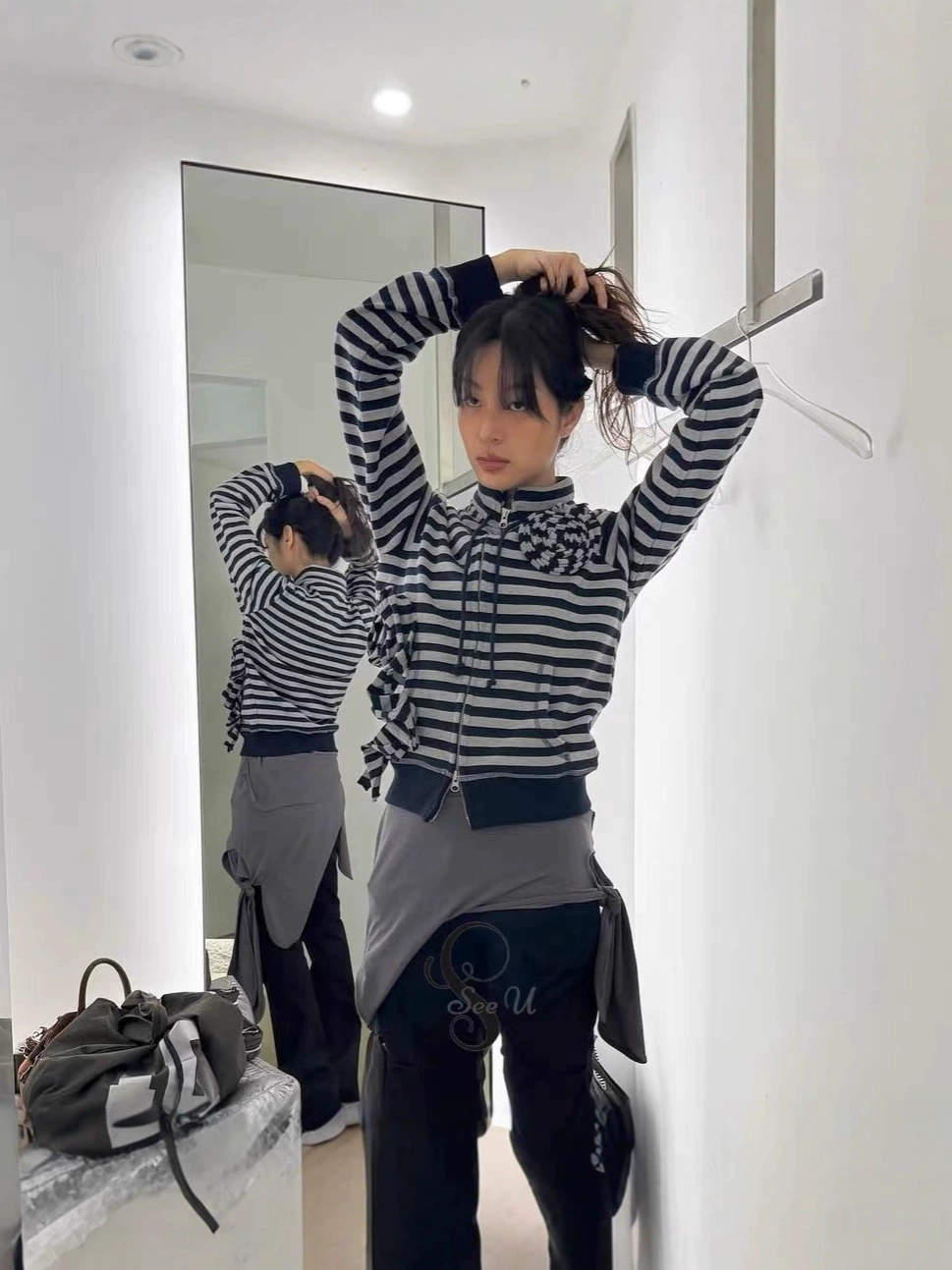 Autumn three dimensional woven retro sweatshirt with zipper, jacket