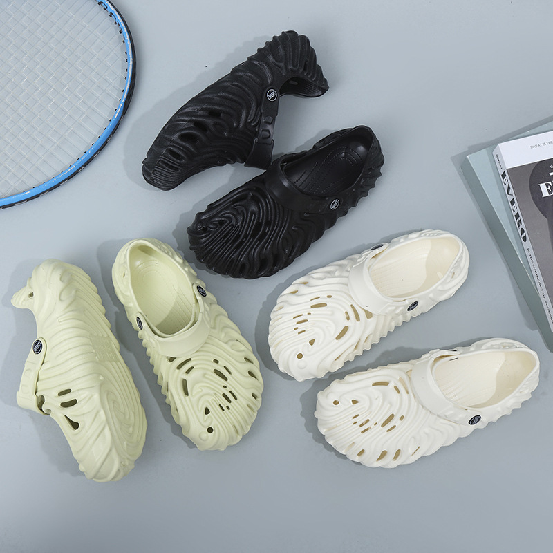 Hole shoes for men and women summer and autumn outdoor thick-soled trend outdoor beach sandals cross-border leisure dual-use sandals wholesale