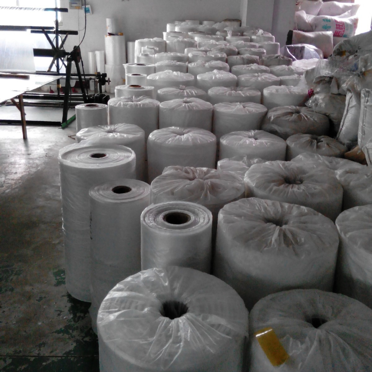 HDPE薄膜高密度聚乙烯膜低压料吹膜厂家直销低压薄膜PO膜