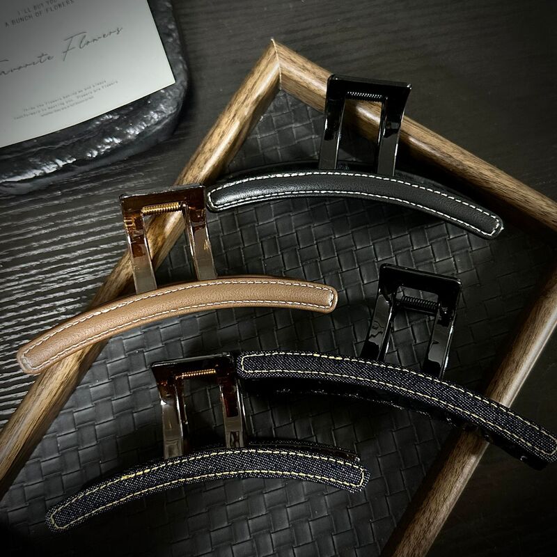 【Real shot】Korean-style minimalist leather large hair clip with stitching, high-end feel, suitable for up-dos at the back of the head 【Real shot】Korean-style minimalist leather large hair clip with stitching, high-end feel, suitable for up-dos at the back of the head