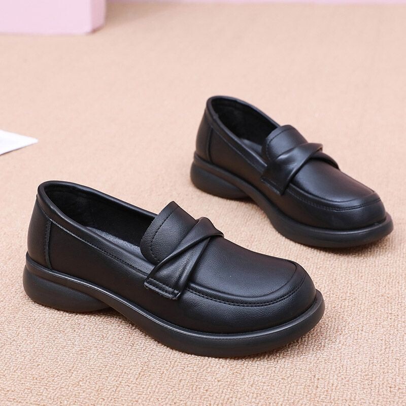 Spring and autumn work shoes, soft-soled comfortable loafers, non-slip and waterproof, women's shoes for middle-aged mothers, black leather kitchen shoes Spring and autumn work shoes, soft-soled comfortable loafers, non-slip and waterproof, women's shoes for middle-aged mothers, black leather kitchen shoes
