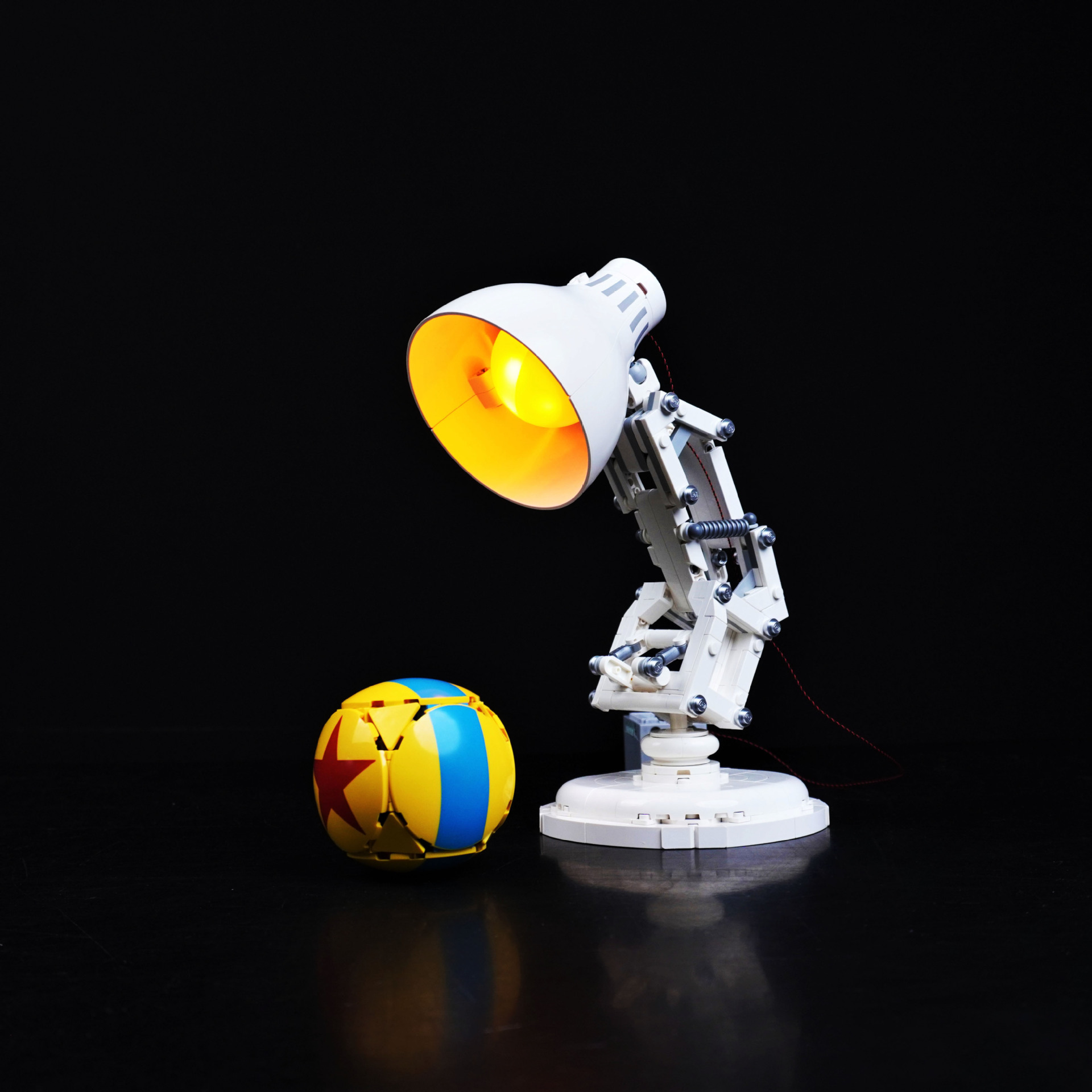 La iluminación de bloques de construcción LP es adecuada para Lego 21357 Pixar Lámpara de mesa pequeña