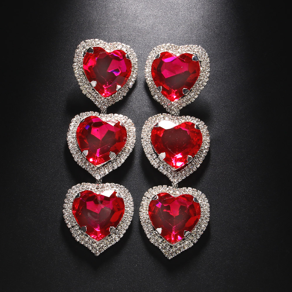54g Weight Rhinestones Inlay Material Earrings Classification 1 Pair Quantity 1 Pair Sweet Heart Shape Plating Inlay Copper Rhinestones Earrings