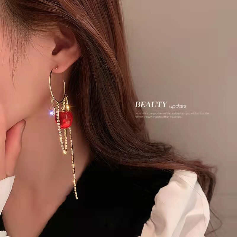 Diamond-encrusted Apple Tassel Earrings 2025 New Fashionable Elegant High-end Light Luxury Earrings Internet Celebrity Hot Earrings for Women