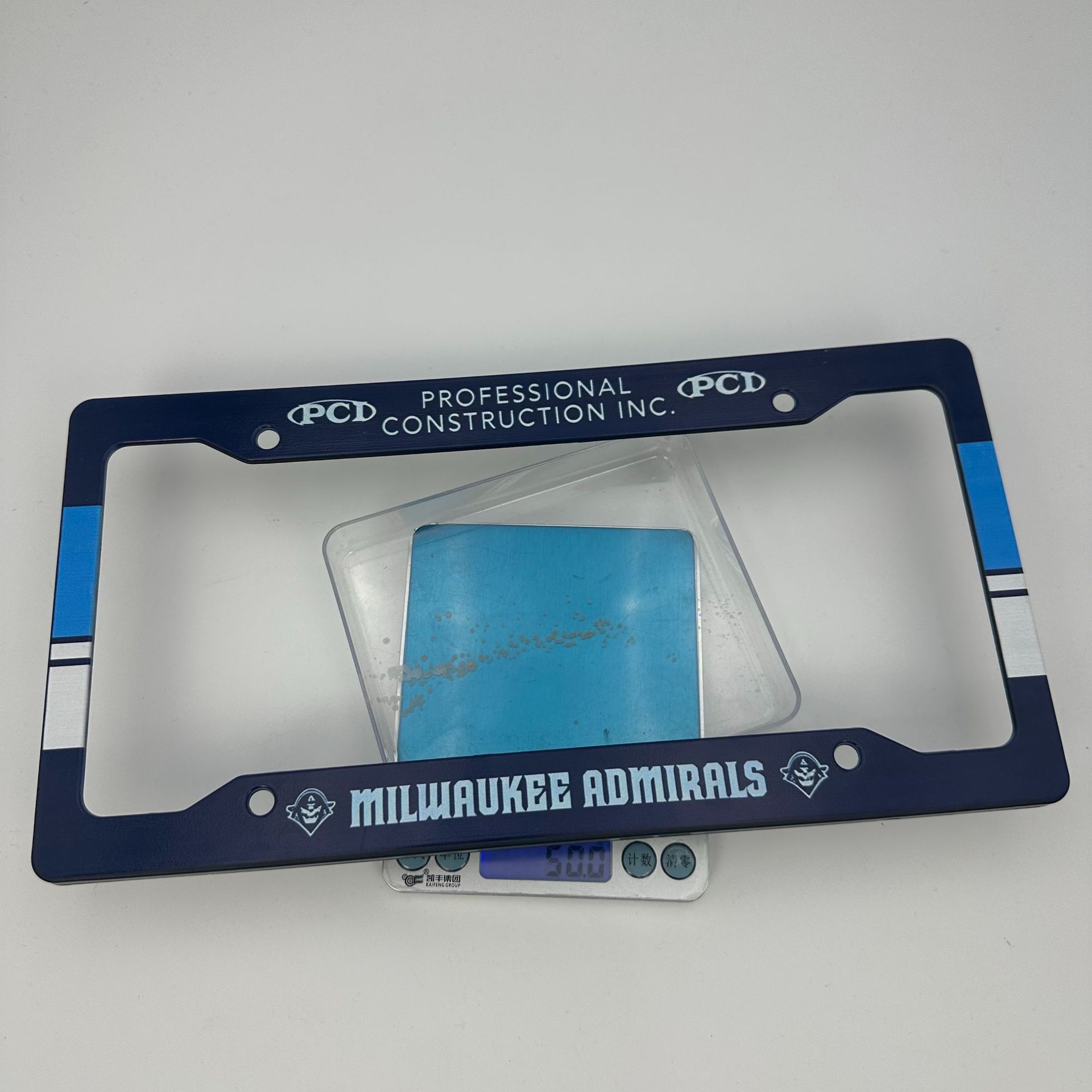 US standard four-hole plastic small round hole full-print license plate frame, personalized car license plate frame, decorative frame, license plate holder