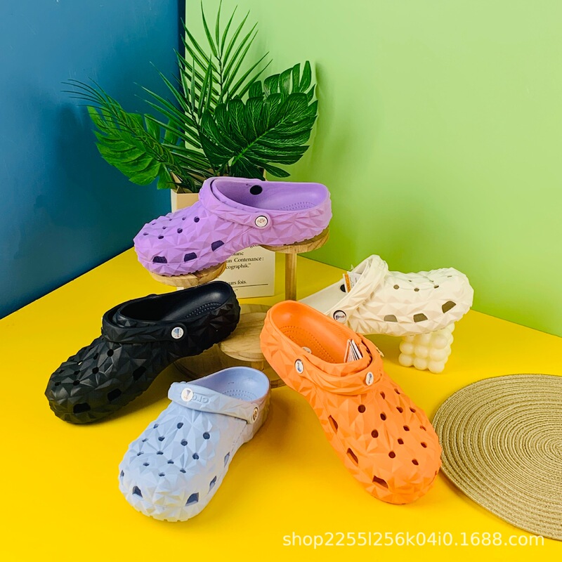Croos Durian Hole Shoes for Men and Women, Non-Slip Closed-Toe Slippers, Summer Outdoor Wear, Soft Beach Shoes Wholesale Croos Durian Hole Shoes for Men and Women, Non-Slip Closed-Toe Slippers, Summer Outdoor Wear, Soft Beach Shoes Wholesale