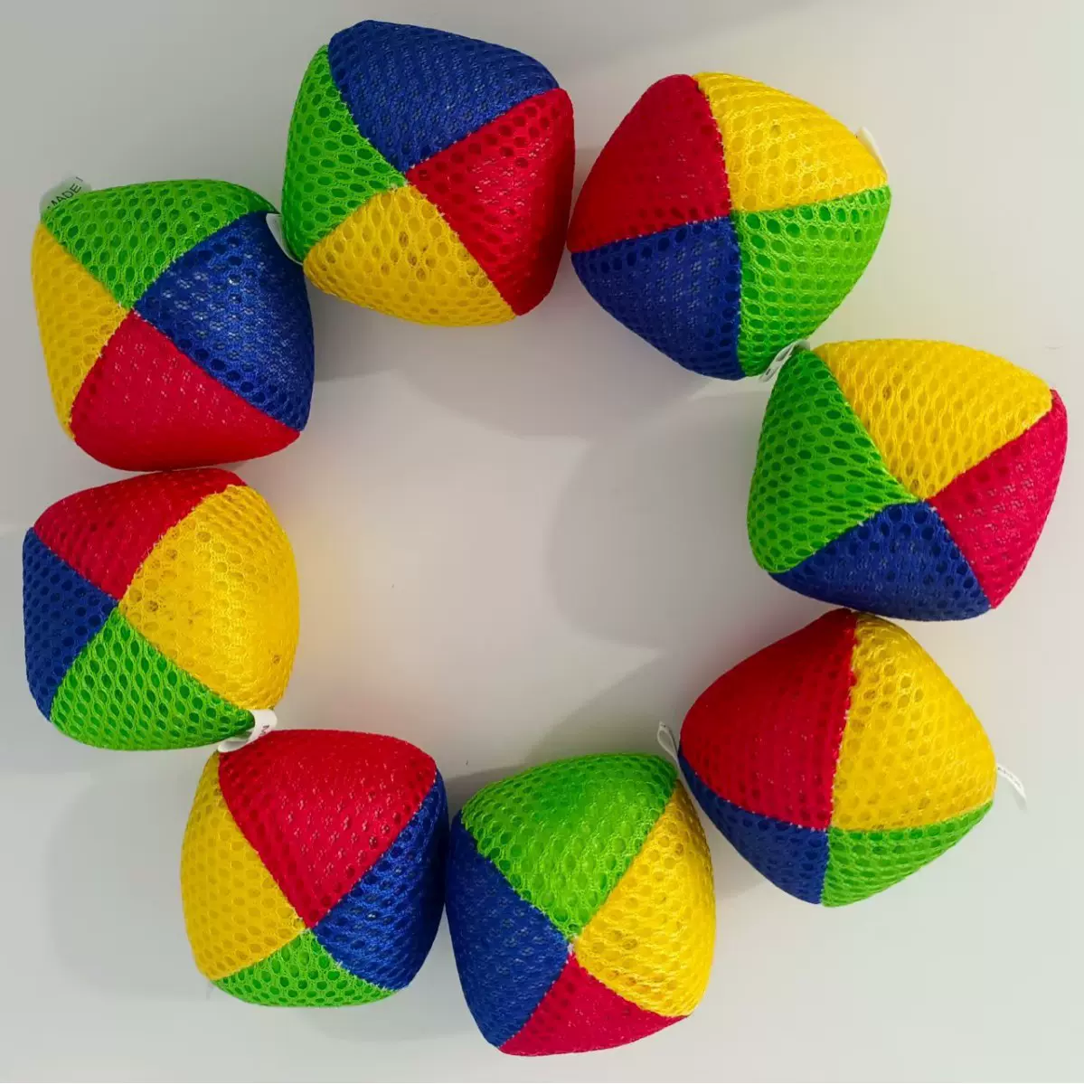 圆形四彩色沙包球儿童投掷沙包直径7厘米耐磨网状小沙包玩具家厂