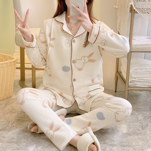 A variety of autumn and winter air layer confinement clothes three-layer quilted October nursing set pregnant women nursing pajamas on behalf of