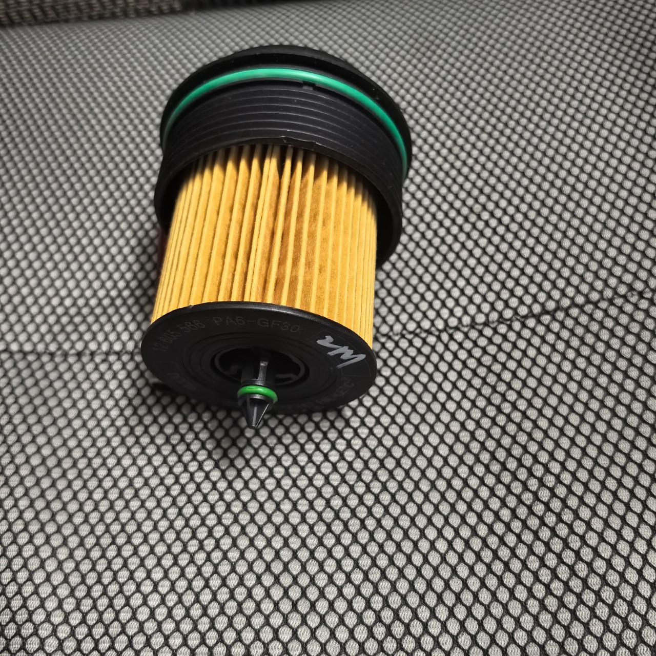 The oil filter cover is suitable for Buick Hideo Chevrolet Xinjingcheng Aiweiou 12605565 12605566