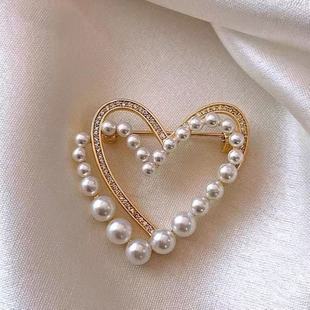 High-grade Pearl Love Brooch Suit Hollow-out Corsage Anti-walking Pin Fashion Small Chanel Fixed Clothes Accessories