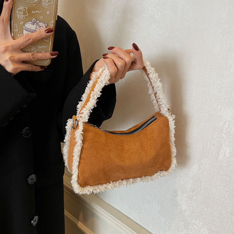 2024 otoño y invierno nueva moda de lana de cordero de alta capacidad bolso de hombro de moda empalme bolso de brazo bolso de lana bolso de mujer