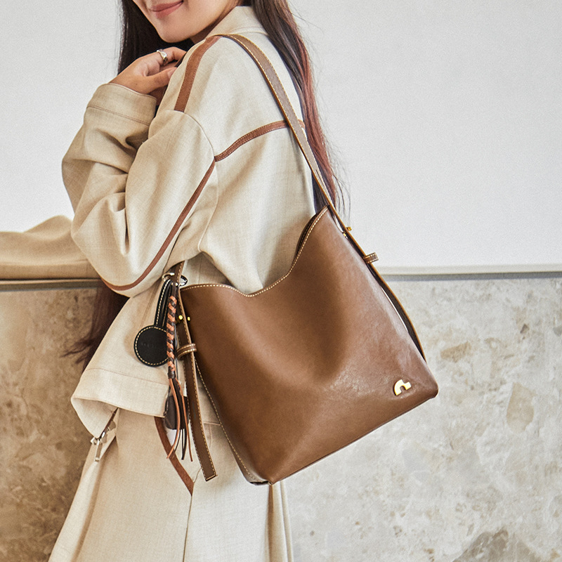 Evening Breeze Bag Women's 2026 New Brown Bucket Bag Large Capacity Vegetable-Tanned Commuter Crossbody Bag Women's Bag