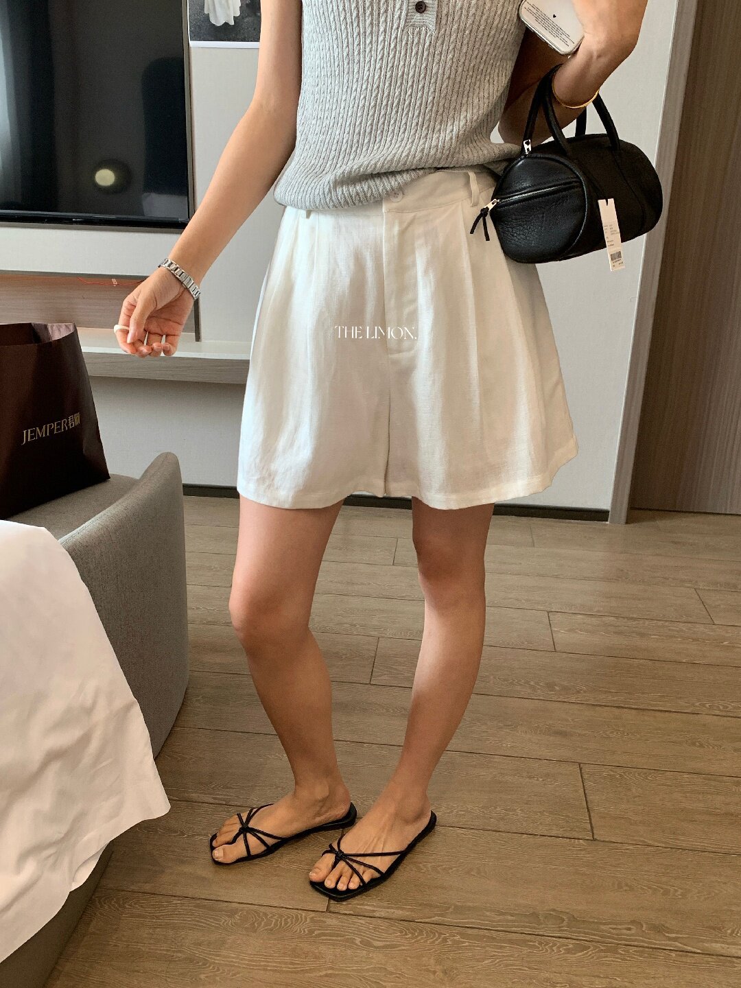 Quần short nữ cạp cao chất liệu tencel linen phối sợi, dáng suông rộng, tôn dáng, phong cách old money — màu sắc, Màu cà phê, màu trắng, Xanh da trờicolor chi tiết 24