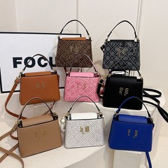 新しいレディースショルダーバッグ、カラフルなプリントがおしゃれな通勤バッグ、ヨーロッパとアメリカのレトロな大容量ハンドバッグ、女性用クロスボディバッグ