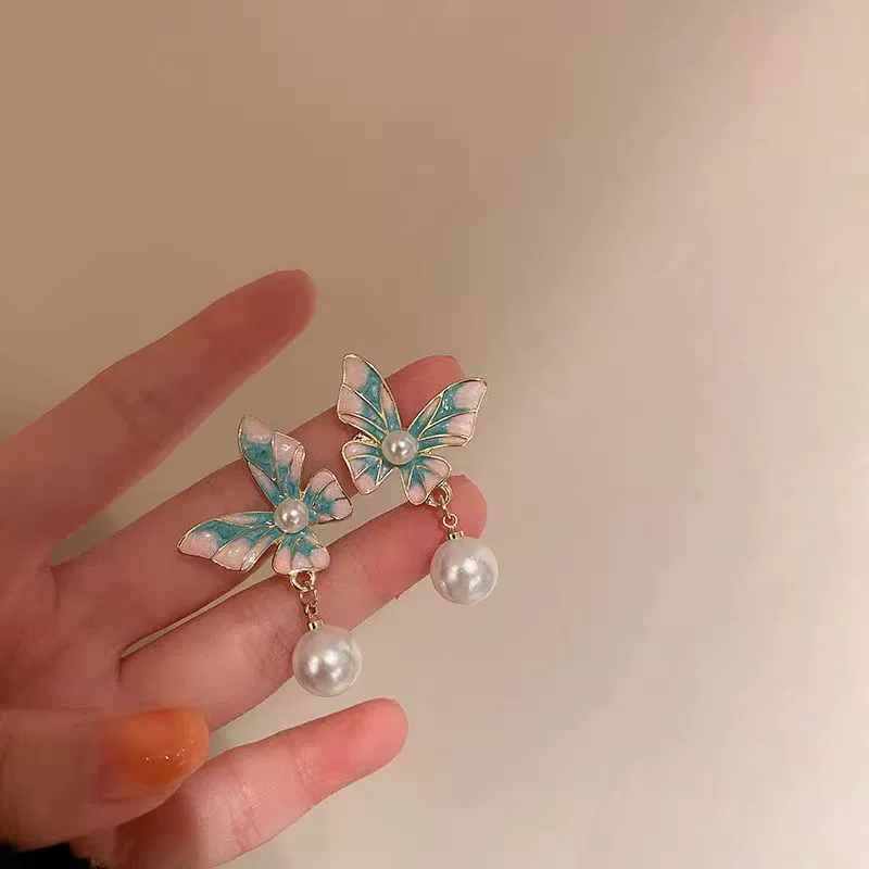 Серьги из жемчуга с изысканным дизайном, универсальный аксессуар, простой и элегантный дизайн, высококлассный стиль, стиль легкой роскоши
