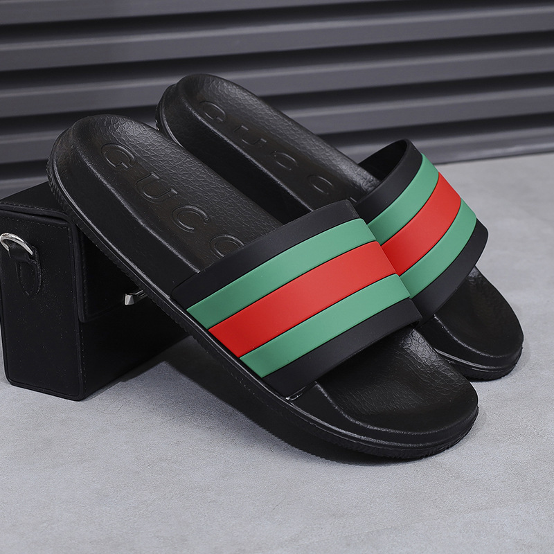 Zapatillas para mujeres frescas en el hogar, zapatillas para parejas domésticas, suela suave antideslizante Eva universal, comercio exterior para hombres, ligero y cómodo.