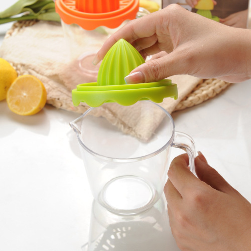 Portable Home Small Orange Juicer Handheld Plastic Juicer Juicer
