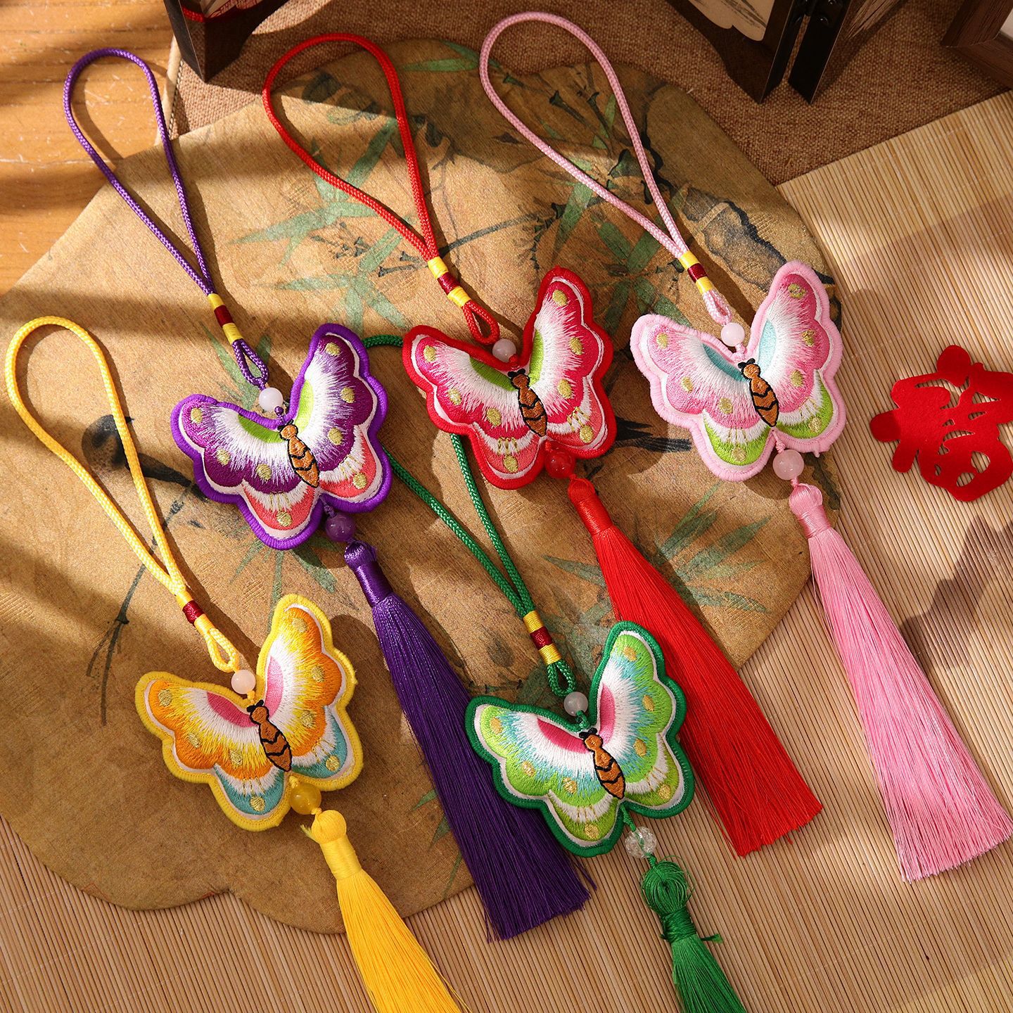 Nuevo Año Nuevo flores de bocadilla colgante mariposa bordado colgante decoración de Año Nuevo atmósfera diseño material DIY hecho a mano