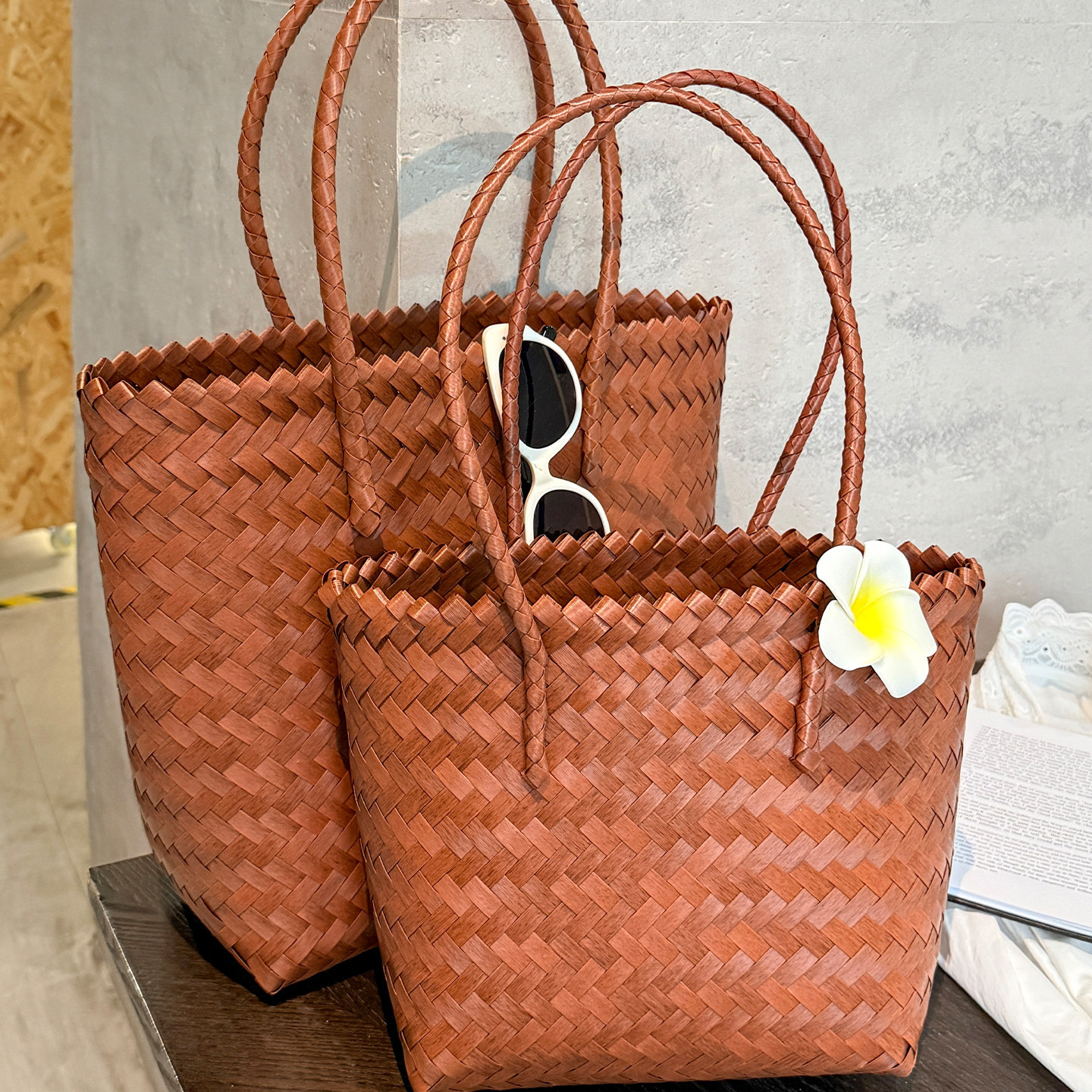 Woven Rattan Shoulder Bag With Leather Trim Handmade Natural Style_voghion.com