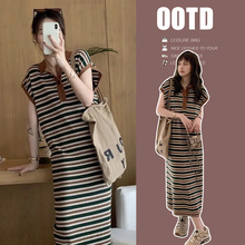 夏季哺乳衣外出辣妈款时尚产后喂奶衣服休闲条纹中长款哺乳连衣裙