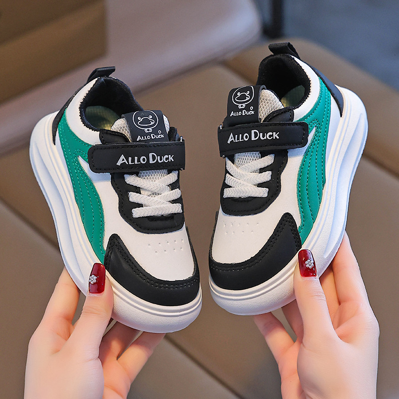 Zapatos blancos para niños y niñas 2025 primavera y otoño nuevos zapatos zapatos casuales antideslizantes para niños zapatillas de deporte de suela blanda para bebés