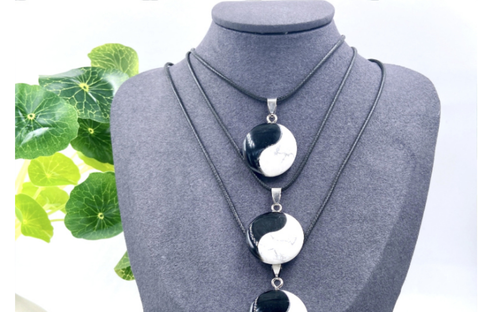 Ethnic Style Gossip Crystal Howlite Polishing Pendant Necklace 1 Piece