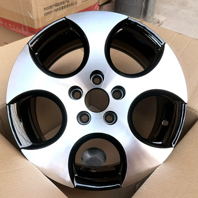 The new Polo wheel hub 09 is suitable for Volkswagen polo aluminum steel rim old tomahawk wheel hub modification 141615 inches only good (Hub) - 14inch-old-war-ax