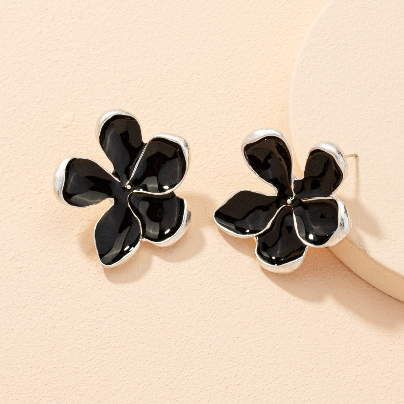 Boucles D&#39;oreilles En Alliage Noir Fleur display picture 5