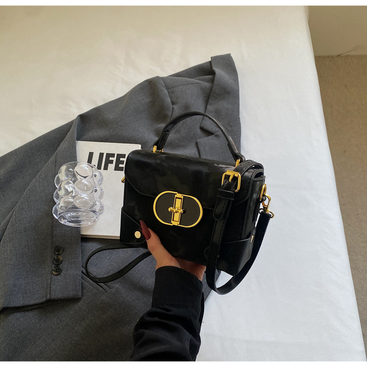 Fashionable and trendy small bag 2025 new women's bag, summer casual and simple crossbody bag, hand-held texture small square bag undefined