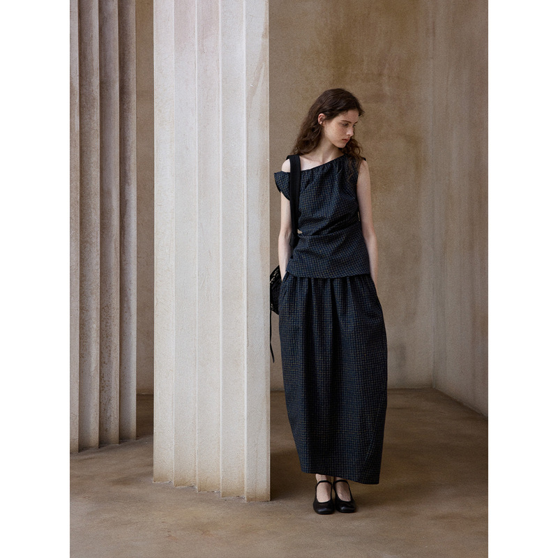 【Shiji】Textured Bubble Checkered Asymmetrical Sleeveless Tank Top for Summer Casual Versatile Wear M8850