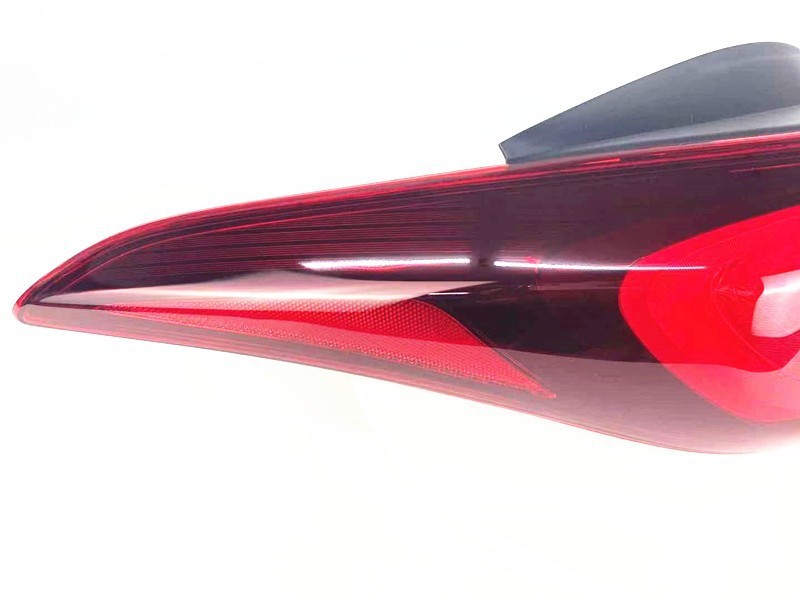 Suitable for Beijing Hyundai's new 16 Langdo rear tail lamp assembly rear lamp housing rear lampshade tail lamp half assembly