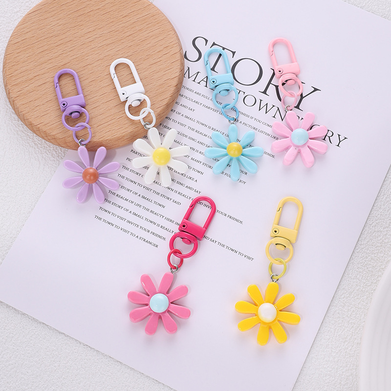 Chrysanthemum Keychain aripods Protective Cover Earphone Case Pendant Fresh Flower Simple Keychain Hanging Jewelry