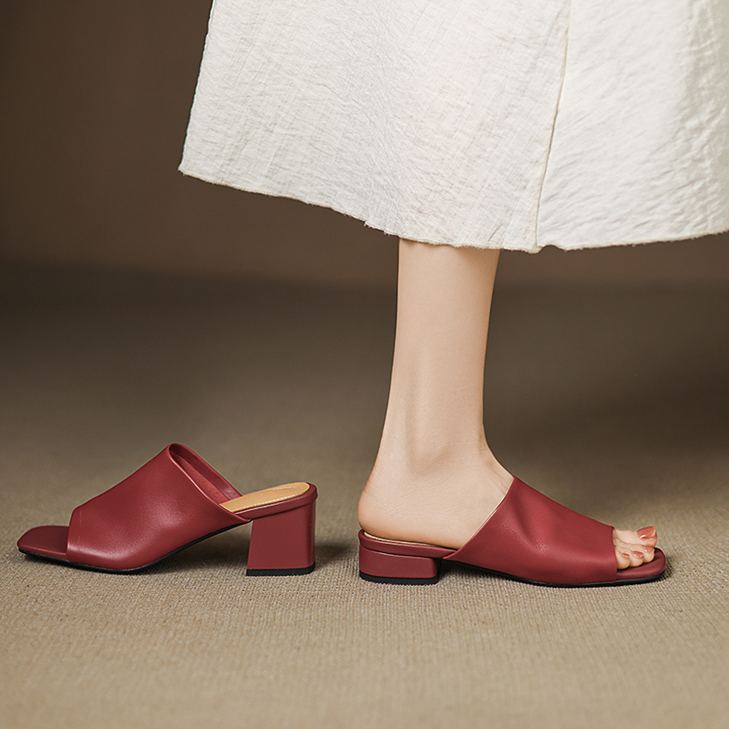 Sandal hở mũi nữ gót thấp quai ngang đế bằng 2,5 cm — Hạnh sắc (cao 2,5 cm)