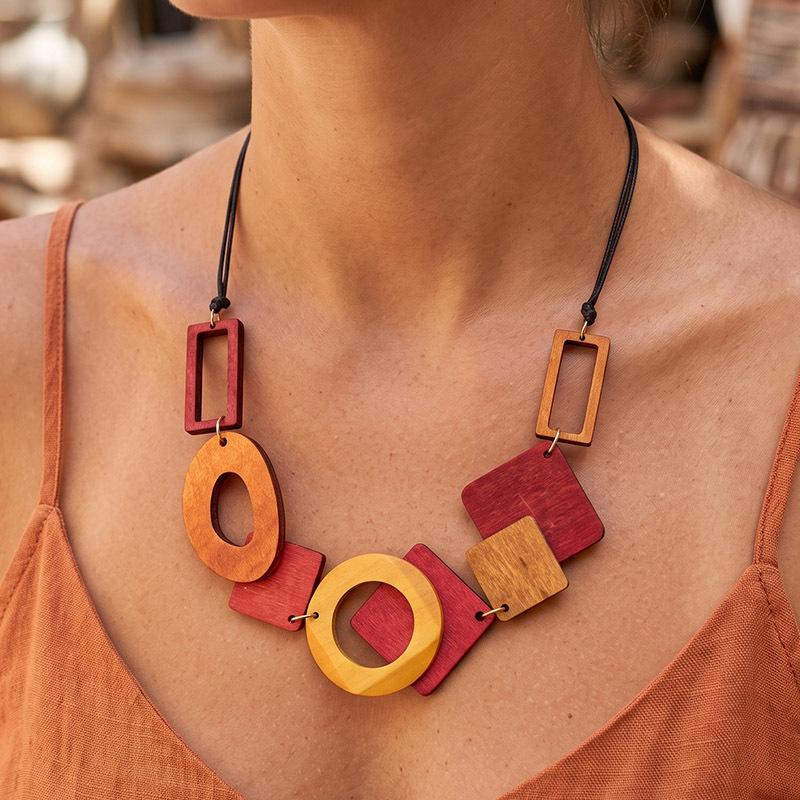 retro geometric bib