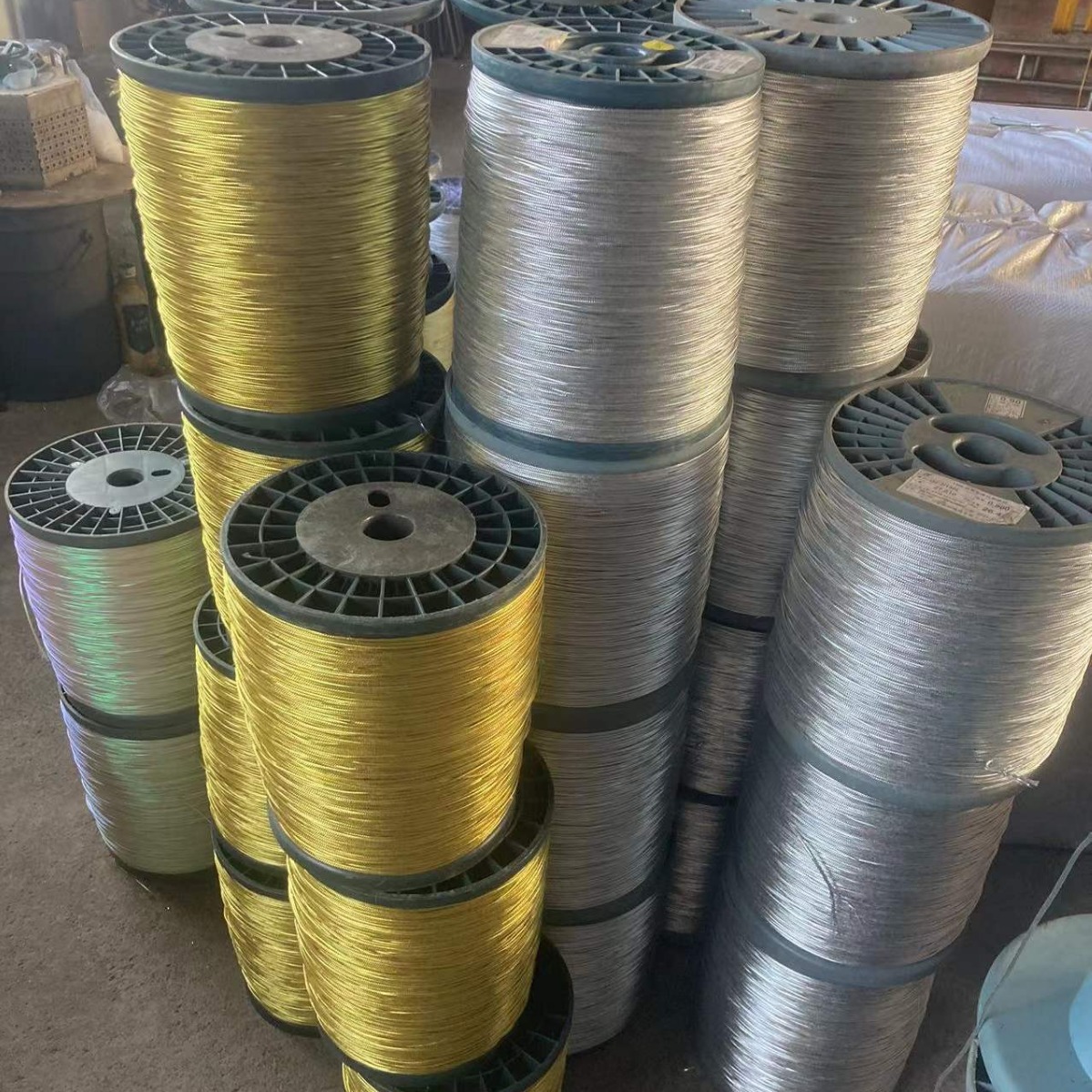 银葱包芯带淡黄金葱片包芯带深宝石蓝葱丝织好的铝箔带吊塑料彩球