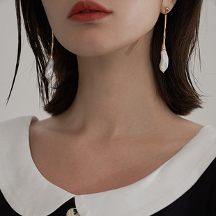 Pn Baroque Pearl Earrings for Women 2021 New Fashion Retro French Style Long Face Thin Round Face Earrings Earrings