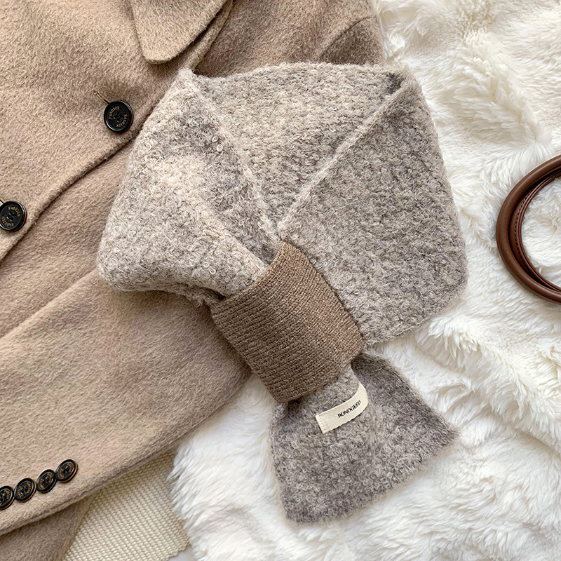Otoño y invierno bufandas mujeres de color sólido estilo coreano universal moda caliente protector de cuello bufandas cruzadas de lana de punto bufandas al por mayor