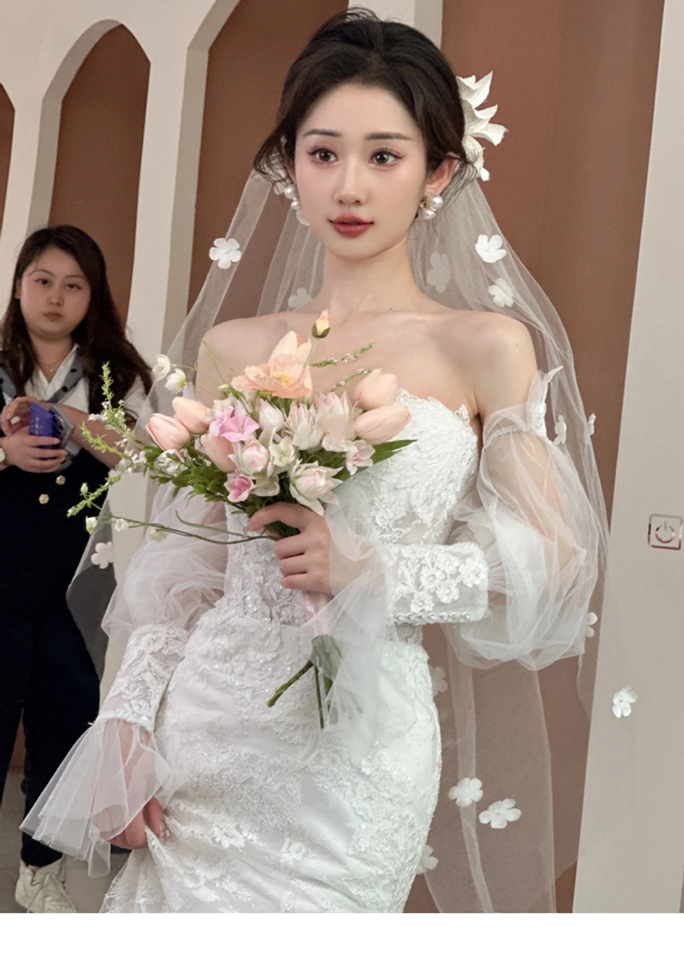 French veil bride main wedding dress forest style pearl flower fairy beauty travel photo and makeup styling short style wedding certificate